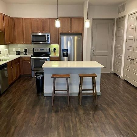 Downtown Living 1Br W/ Free Parking Garage Lägenhet Houston Exteriör bild