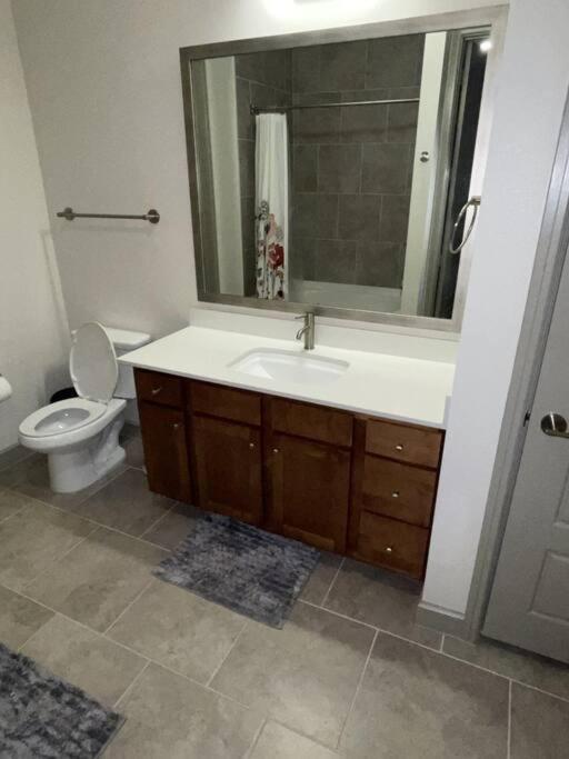 Downtown Living 1Br W/ Free Parking Garage Lägenhet Houston Exteriör bild