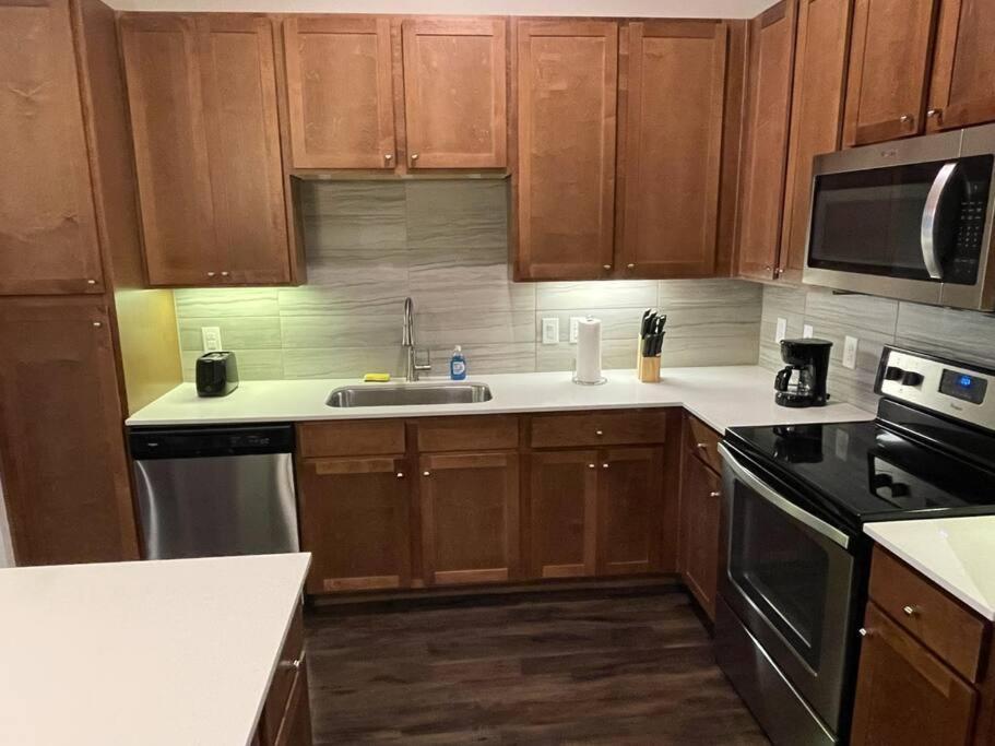 Downtown Living 1Br W/ Free Parking Garage Lägenhet Houston Exteriör bild